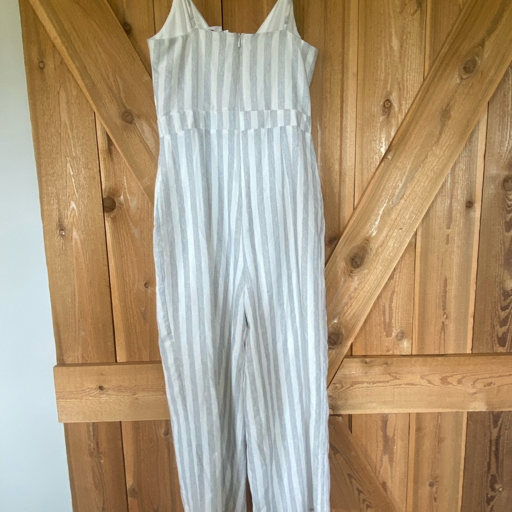 Sadie and Sage Grey and White Straps Elegant Jumpsuit Wide Legs Trending Now S - Picture 5 of 10